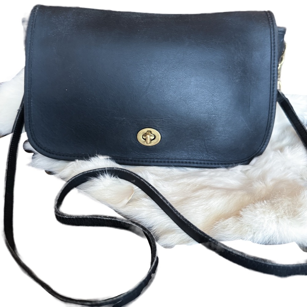 sold! Vintage Coach City Bag Crossbody Made in USA Leather Black 1990s